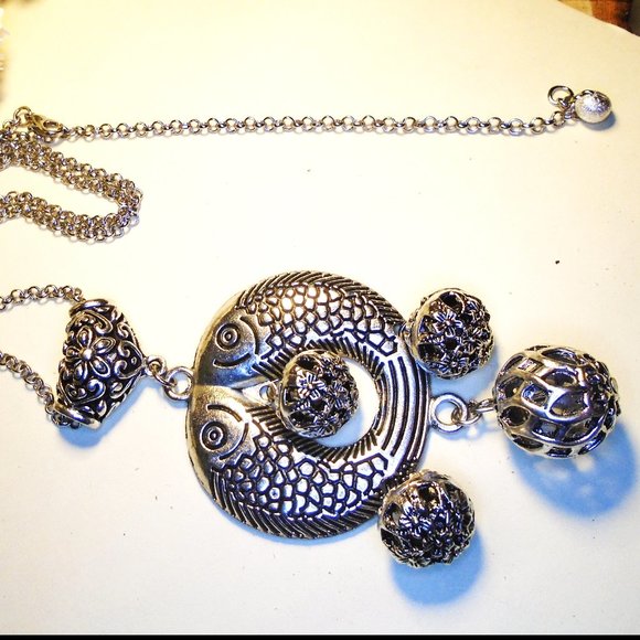 Lucky coy 4" pendant statement necklace, 30" long sweater necklace adjustable - Picture 2 of 6